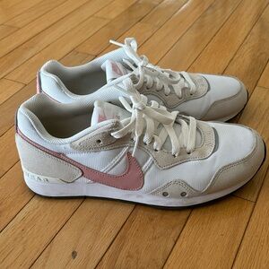 Nike sneakers white and pink size 9.5
